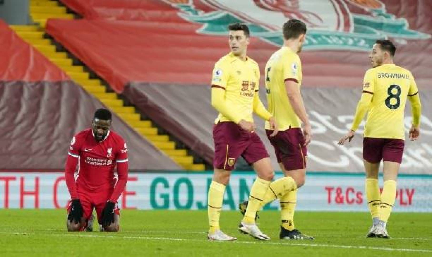 ليفربول يسقط أمام بيرنلي في الدوري الإنجليزي الممتاز لكرة القدم..فيديو 