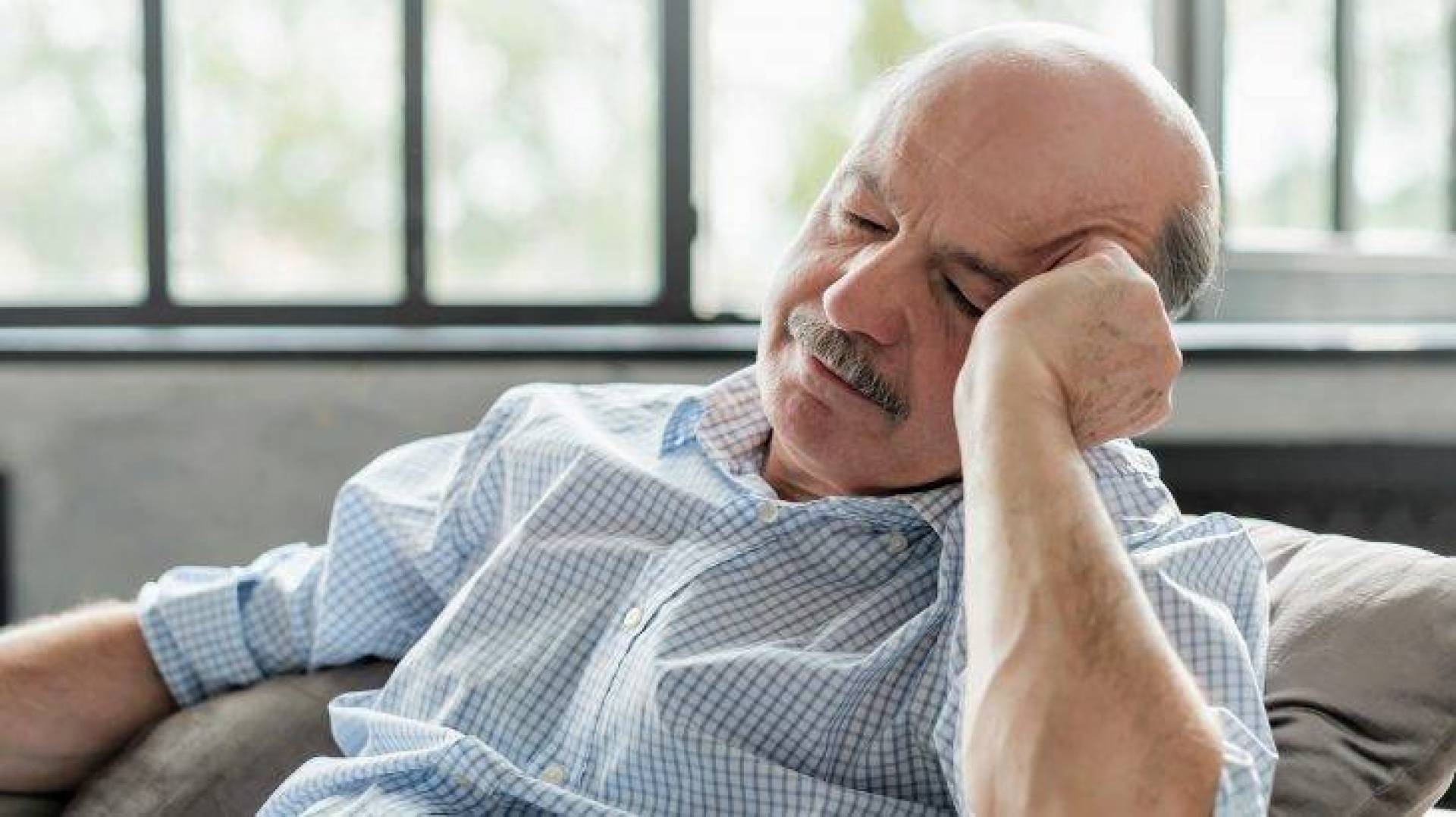 دراسة جديدة تكشف أن قيلولة بعد الظهر تقلل الإصابة بالخرف