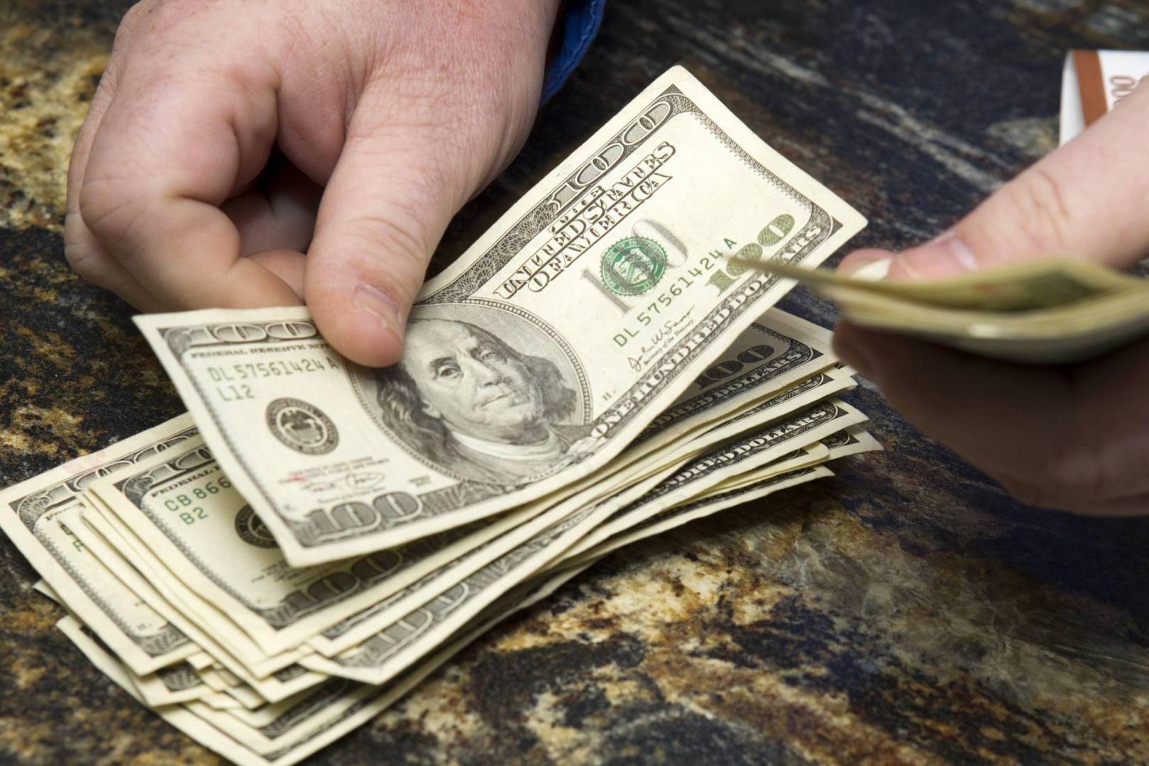 إليكم مبيع وشراء سعر الدولار في لبنان اليوم 03-02-2021  بالسوق السوداء  