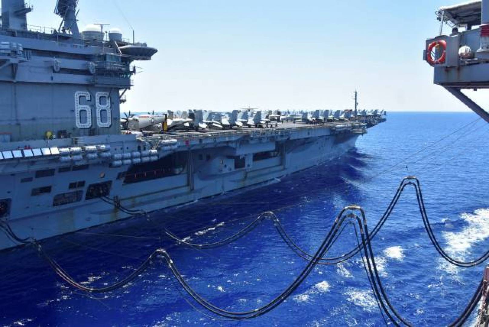 المدمرة USS John S. McCain الأمريكية قامت بمناورة وجولة تفقدية بالقرب من جزر باراسيل