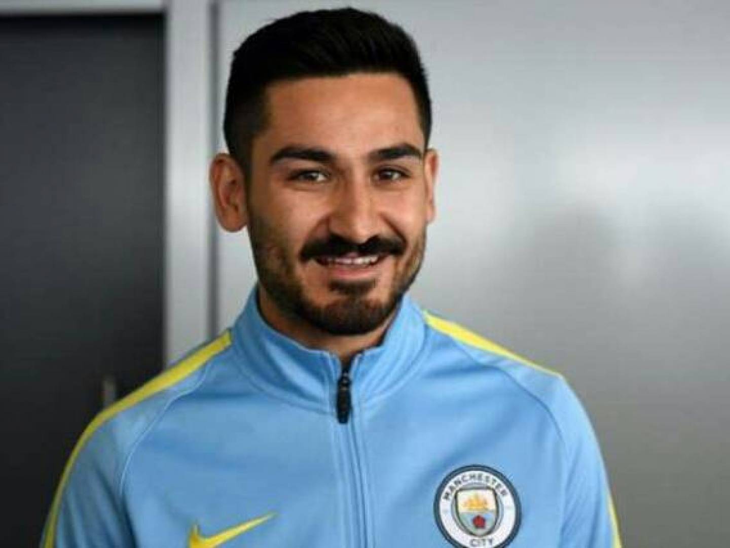 اختيار جوندوجان كأفضل لاعب في يناير في الدوري الإنجليزي الممتاز 