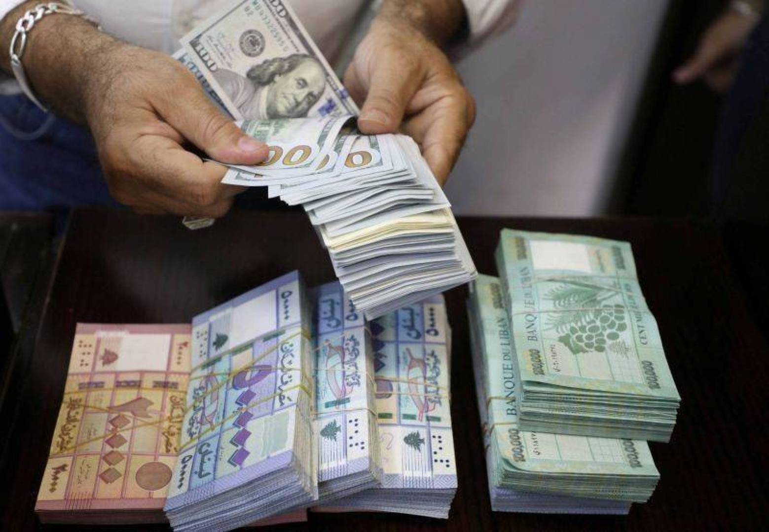 إليكم سعر صرف الدولار في لبنان اليوم 06-02-2021  بالسوق السوداء  