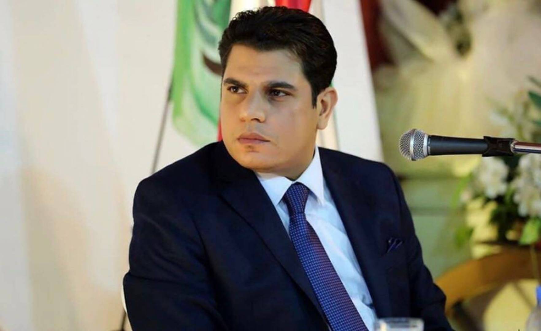صور متداولة تثير تساؤلات سالم زهران حول وجود واسطات في تلقي لقاح كورونا