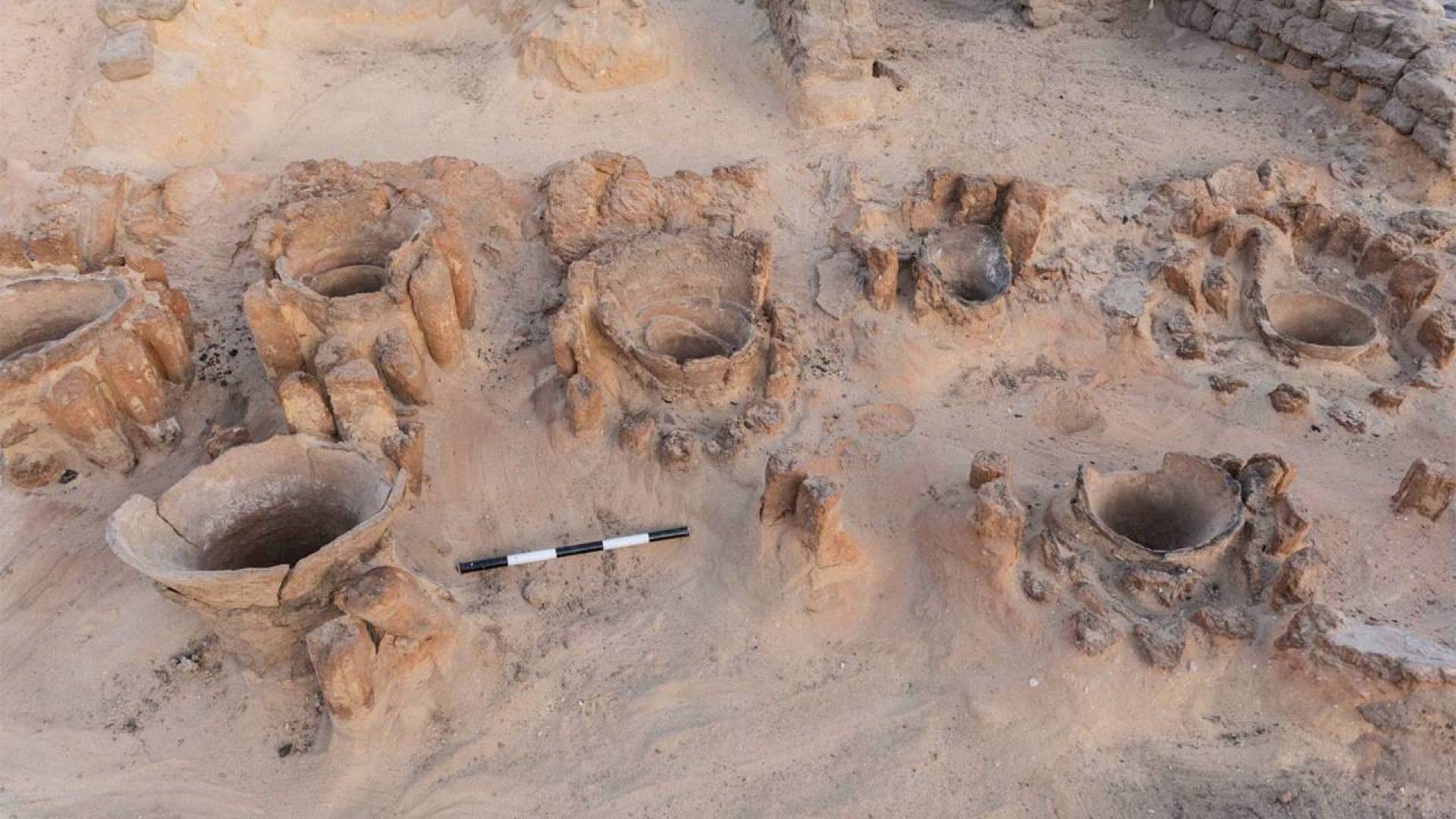 علماء الآثار يكتشفون مصنع بيرة عمره 5000 عام في مصر
