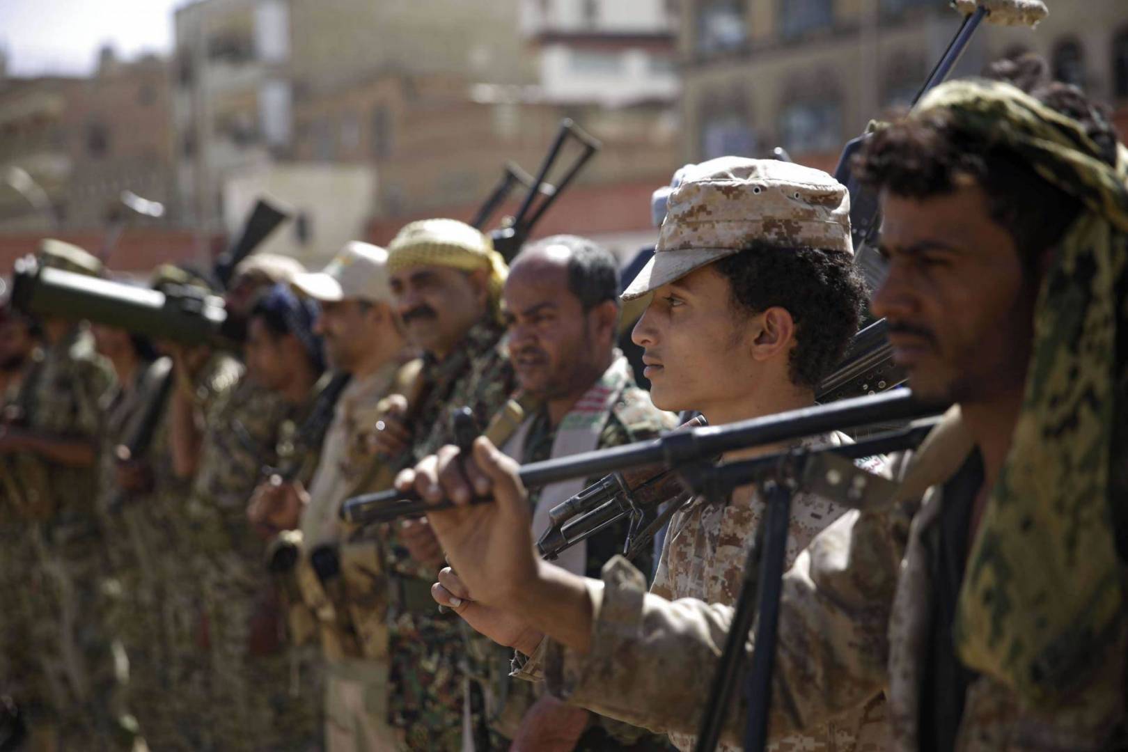تحرير أسرى بمأرب ودعوة إلى النفير العام لتحرير المدينة