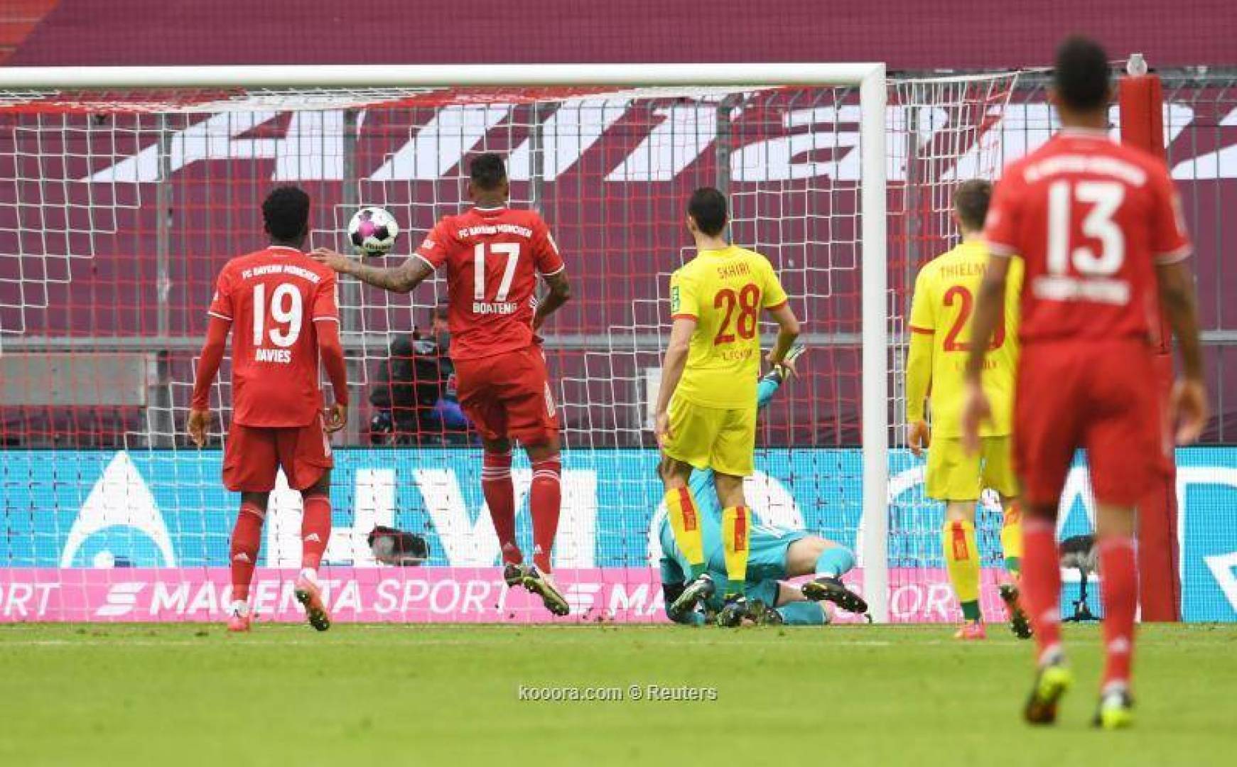 بالفيديو بايرن ميونخ يكتسح كولن في الدوري الألماني الممتاز 