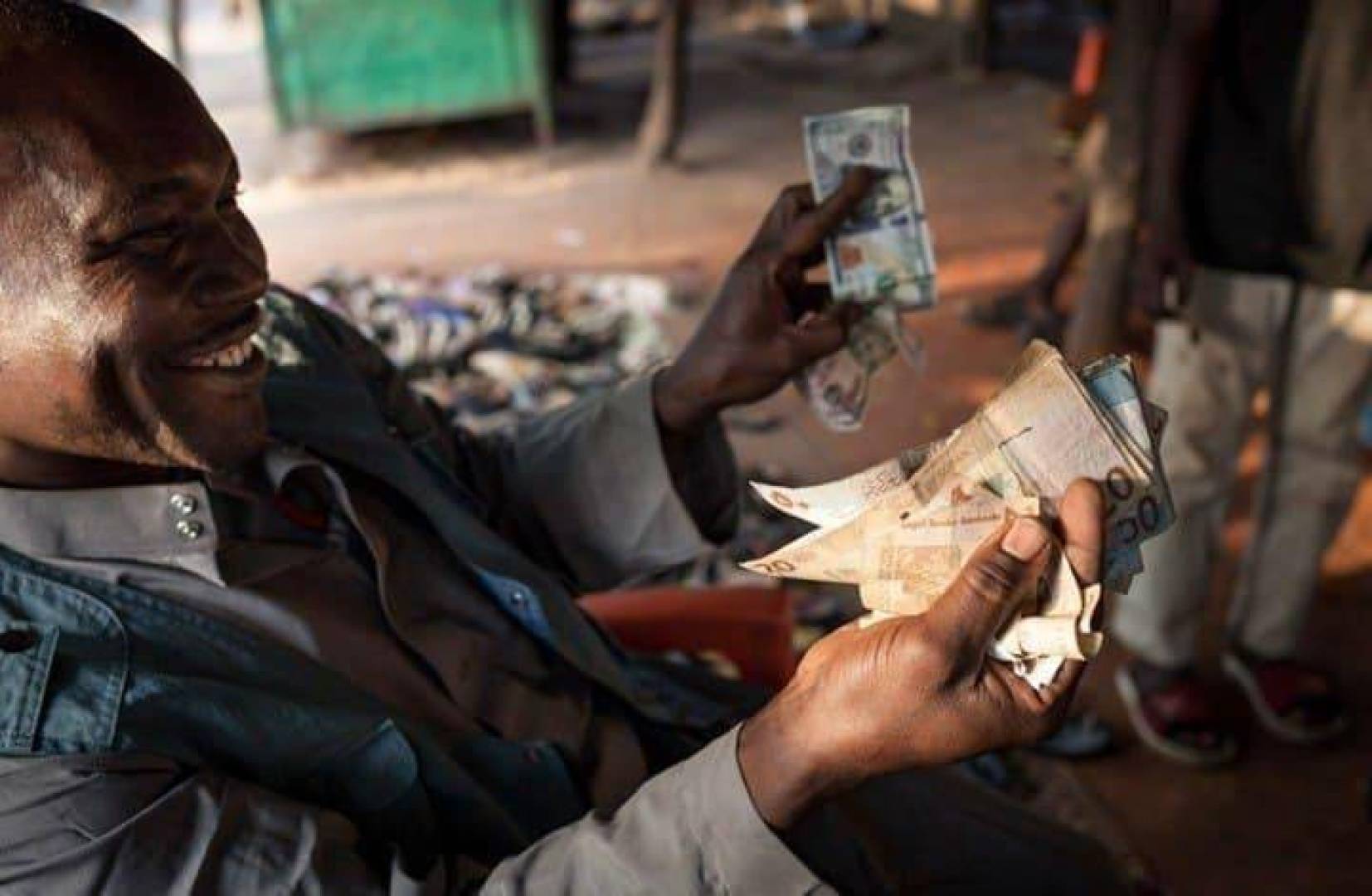استقرار سعر الدولار في السودان اليوم 07-03-2021 وفق مؤشر السوق 