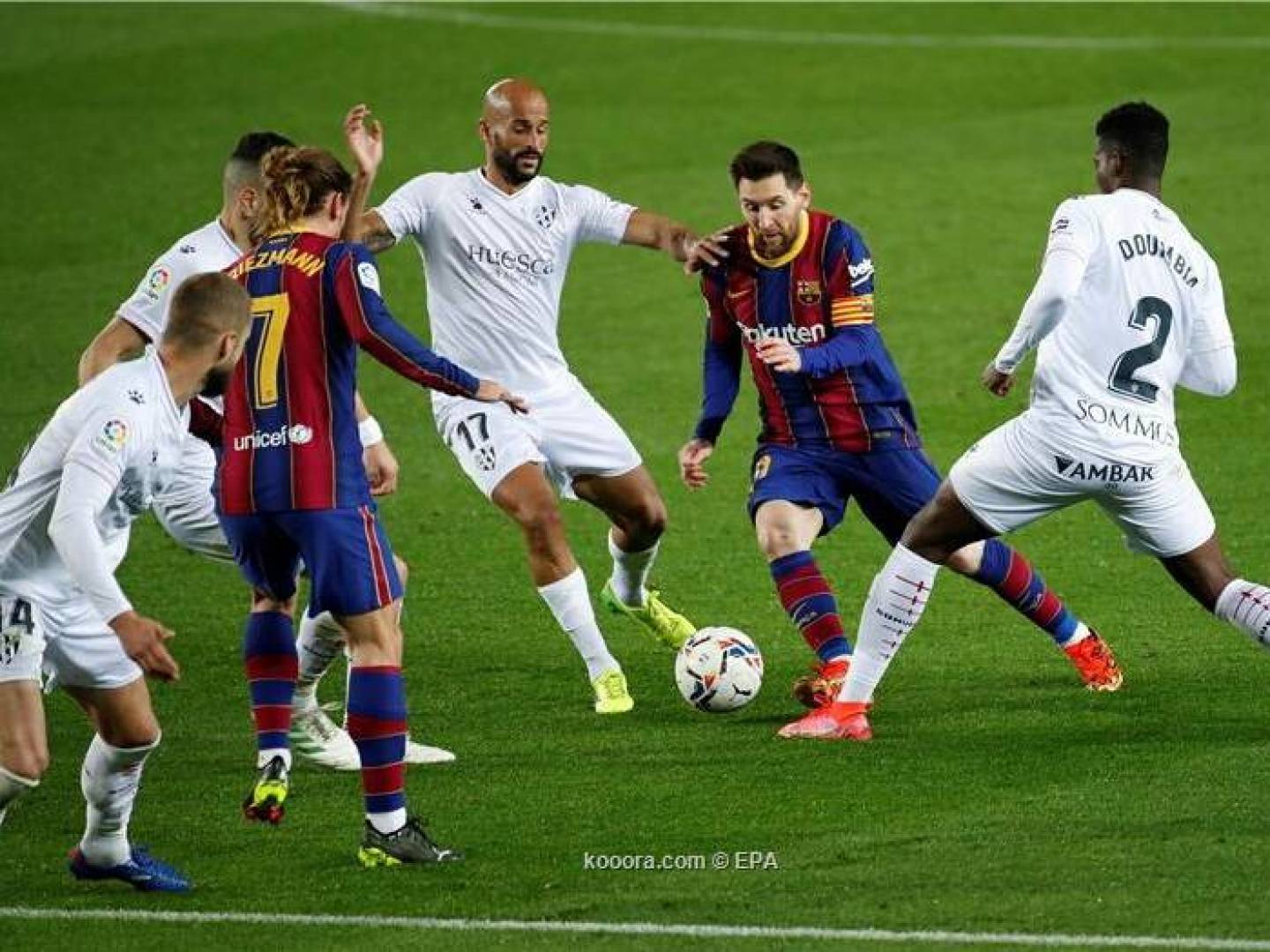 برشلونة يكتسح هويسكا في الدوري الإسباني الممتاز  .. فيديو 