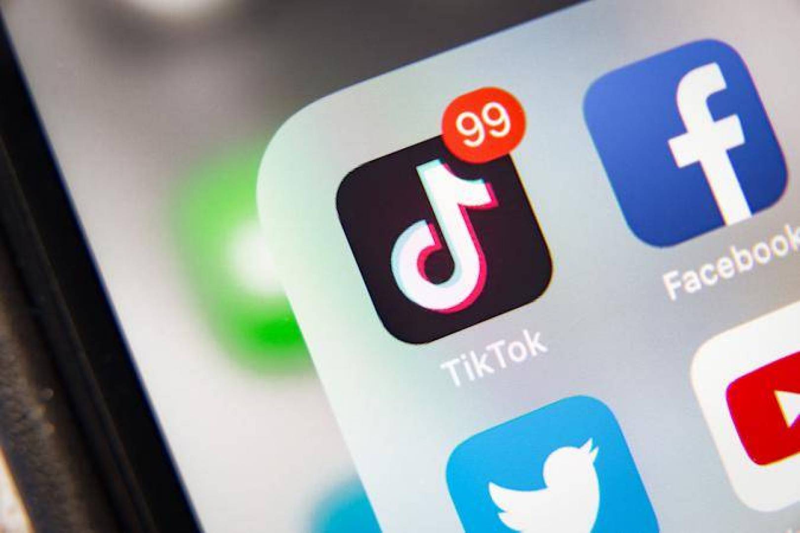 تيك توك سيجعل الإعلانات المخصصة إلزامية بتاريخ 15 أبريل