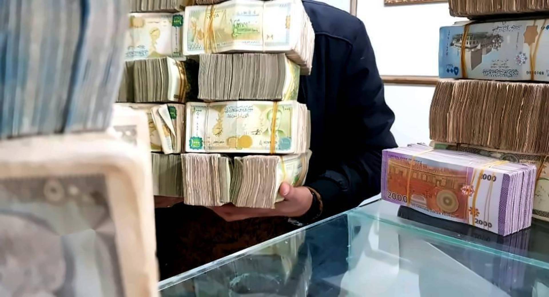أليكم الأن سعر الدولار اليوم في سوريا 09-03-2021 مقابل سعر الليرة