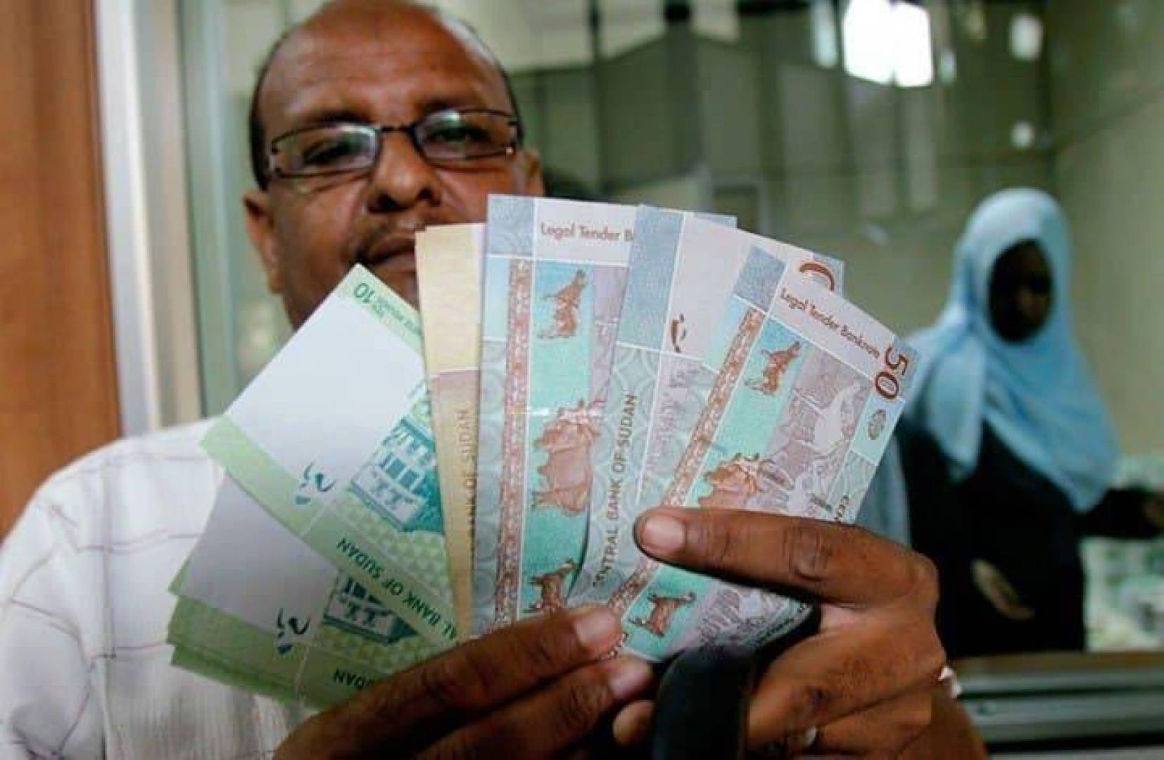 تراجع سعر الدولار في السودان اليوم 14-03-2021 أليكم سعر المبيع والشراء