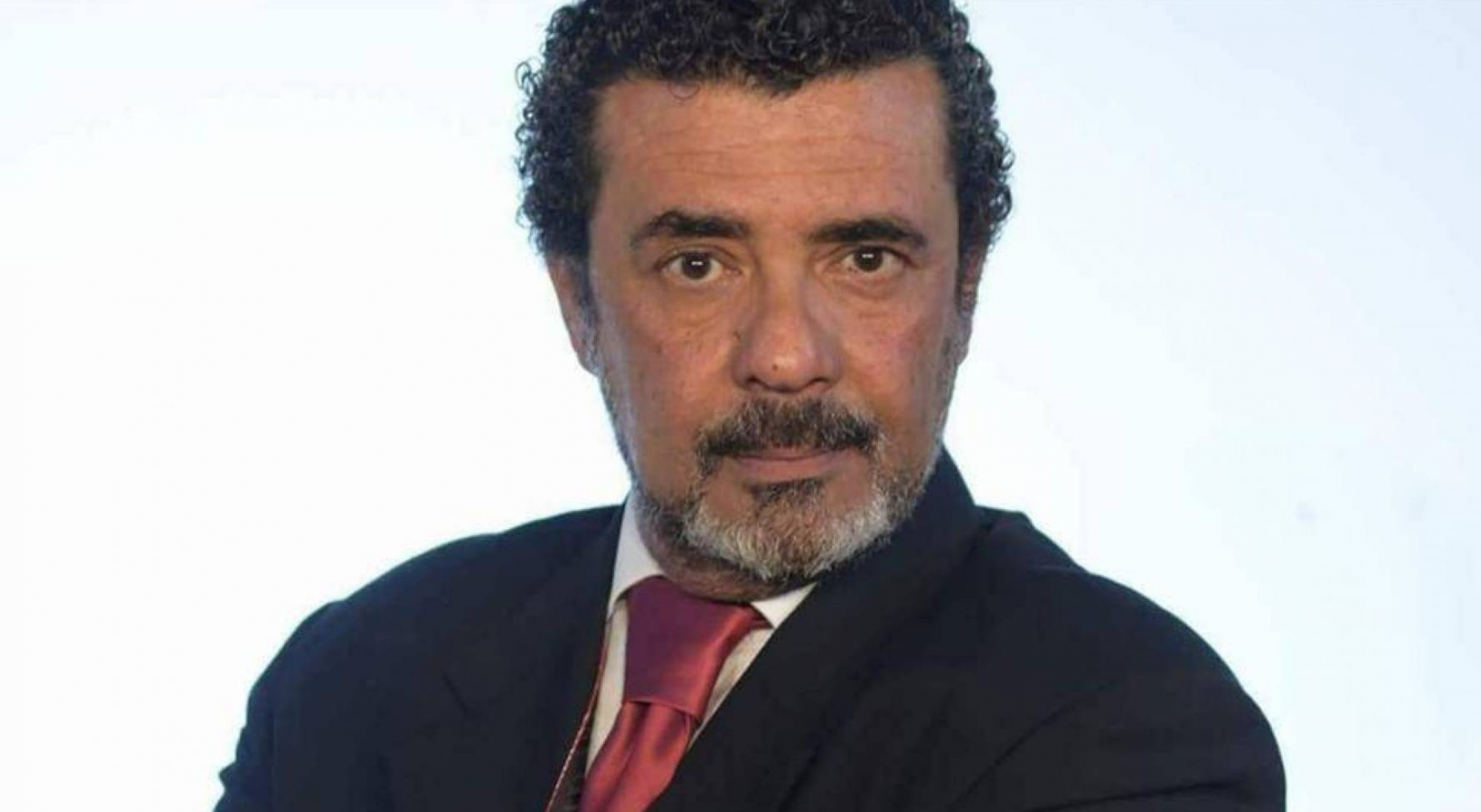 نقابة المهن التمثيلية تعلق على قرار الفنان شريف خير الله بالعمل كـ سائق تاكسي