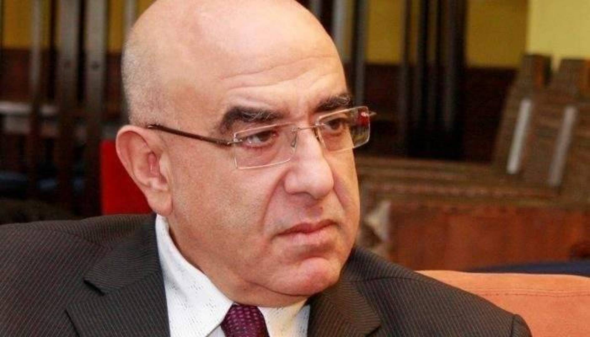 مصطفى حمدان يدعو الأجهزة الأمنية إلى التحرك بالسرعة القصوى لضبط المتلاعبين بسعر الصرف 