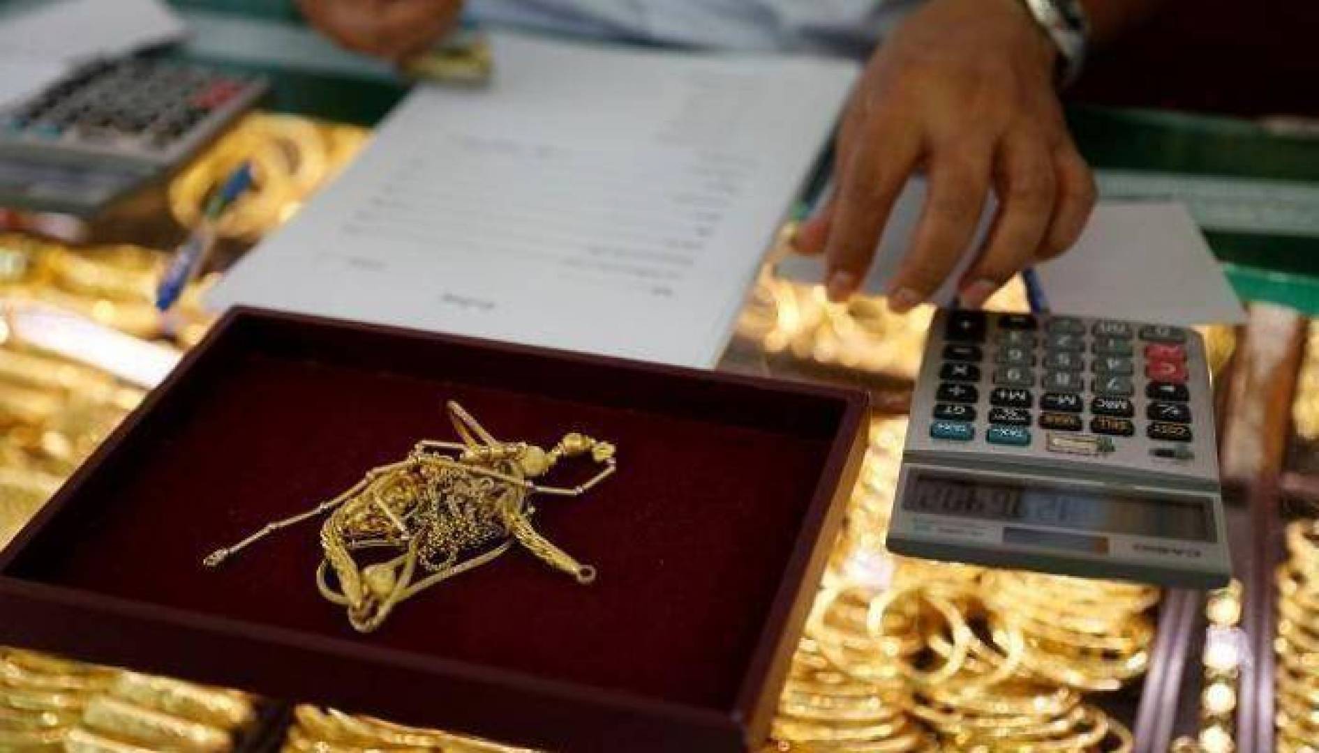 طالع الأن سعر جرام الذهب في السعودية اليوم 07- نيسان بالدولار والريال 
