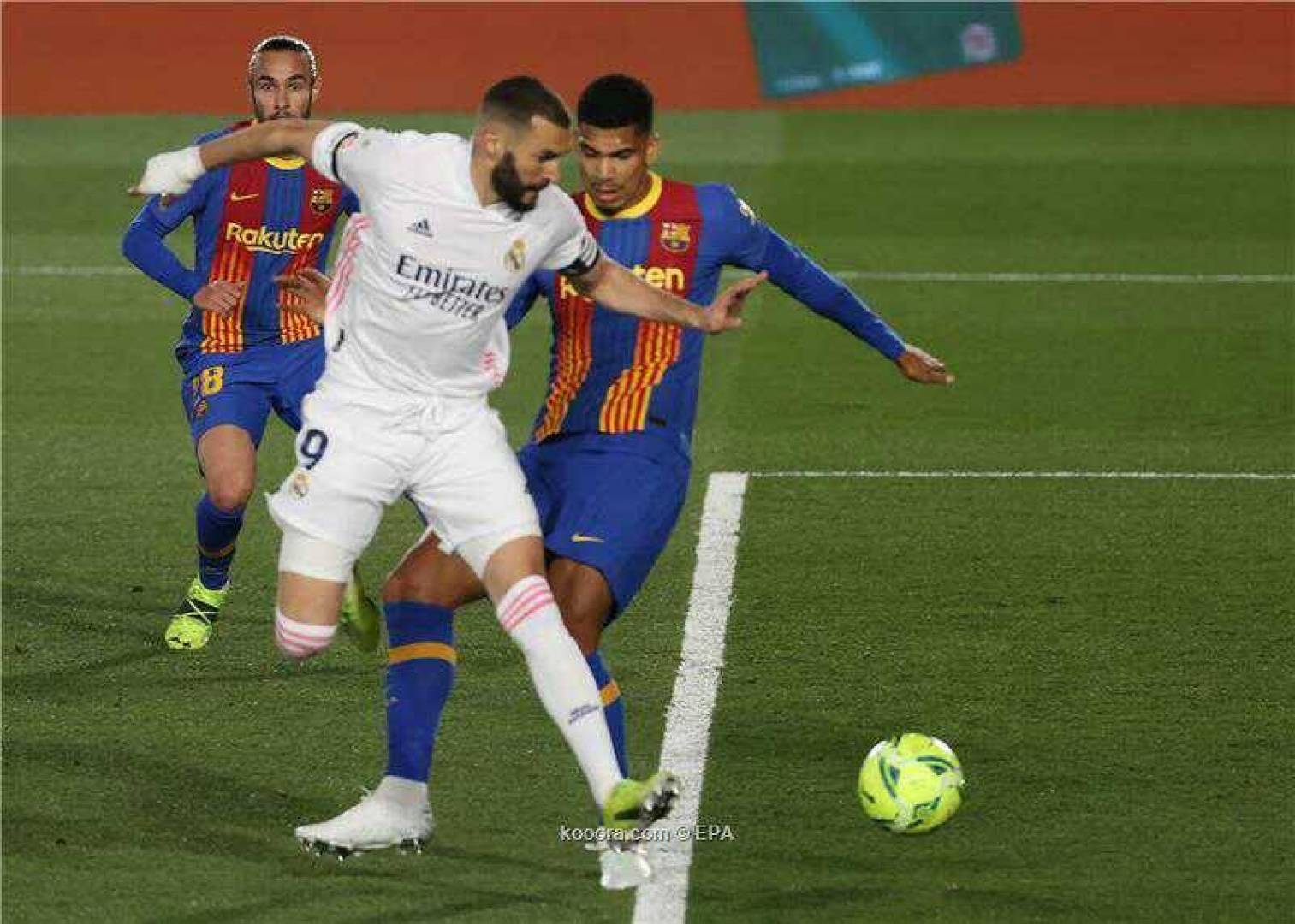بالفيديو ريال مدريد يحقق فوز صعب على غريمه برشلونة ويتصدر مؤقتا