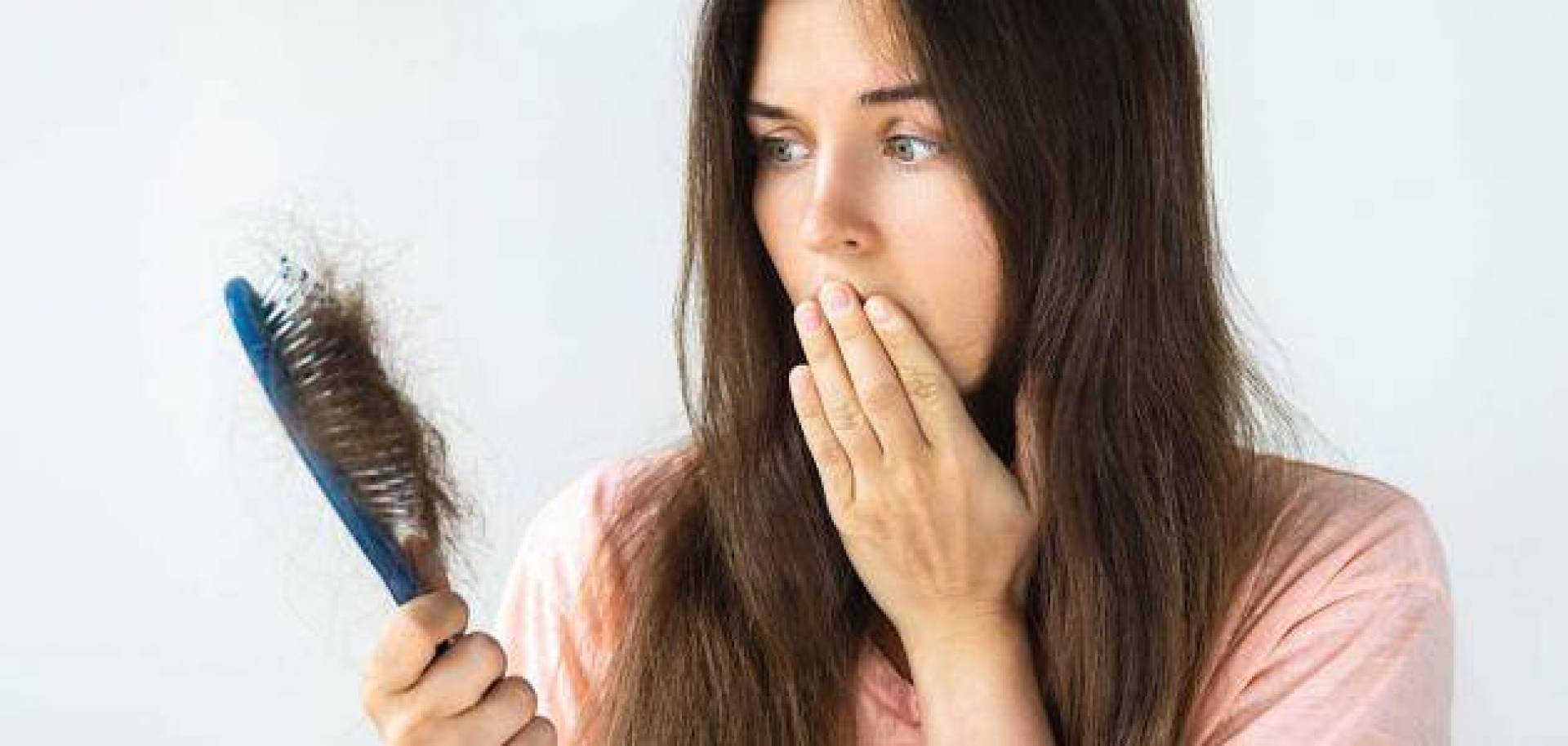 أسباب تساقط الشعر بعد الولادة وكيفية علاجه