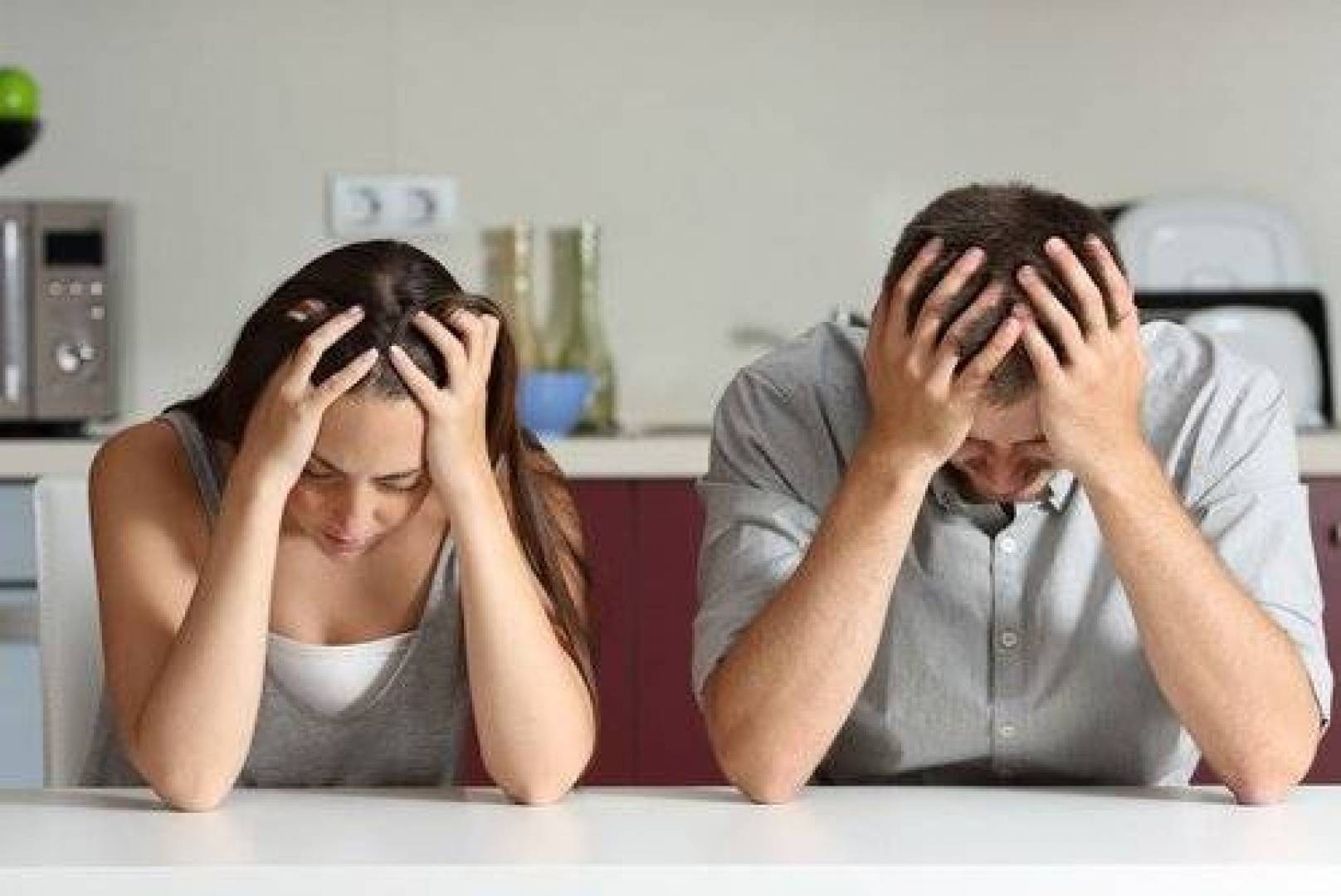 علماء يكتشفون أخيرا سبب كون النساء أكثر عرضة للآلام المزمنة