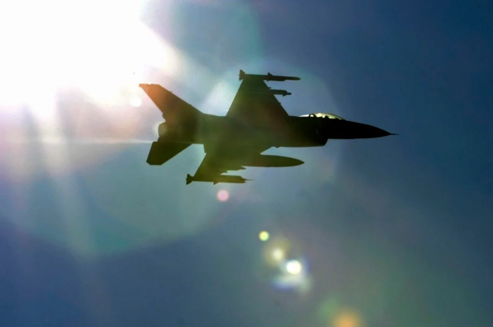 طياري طائرات F-16 المقاتلة يتلقون مستوى غير مسبوق من التدريب