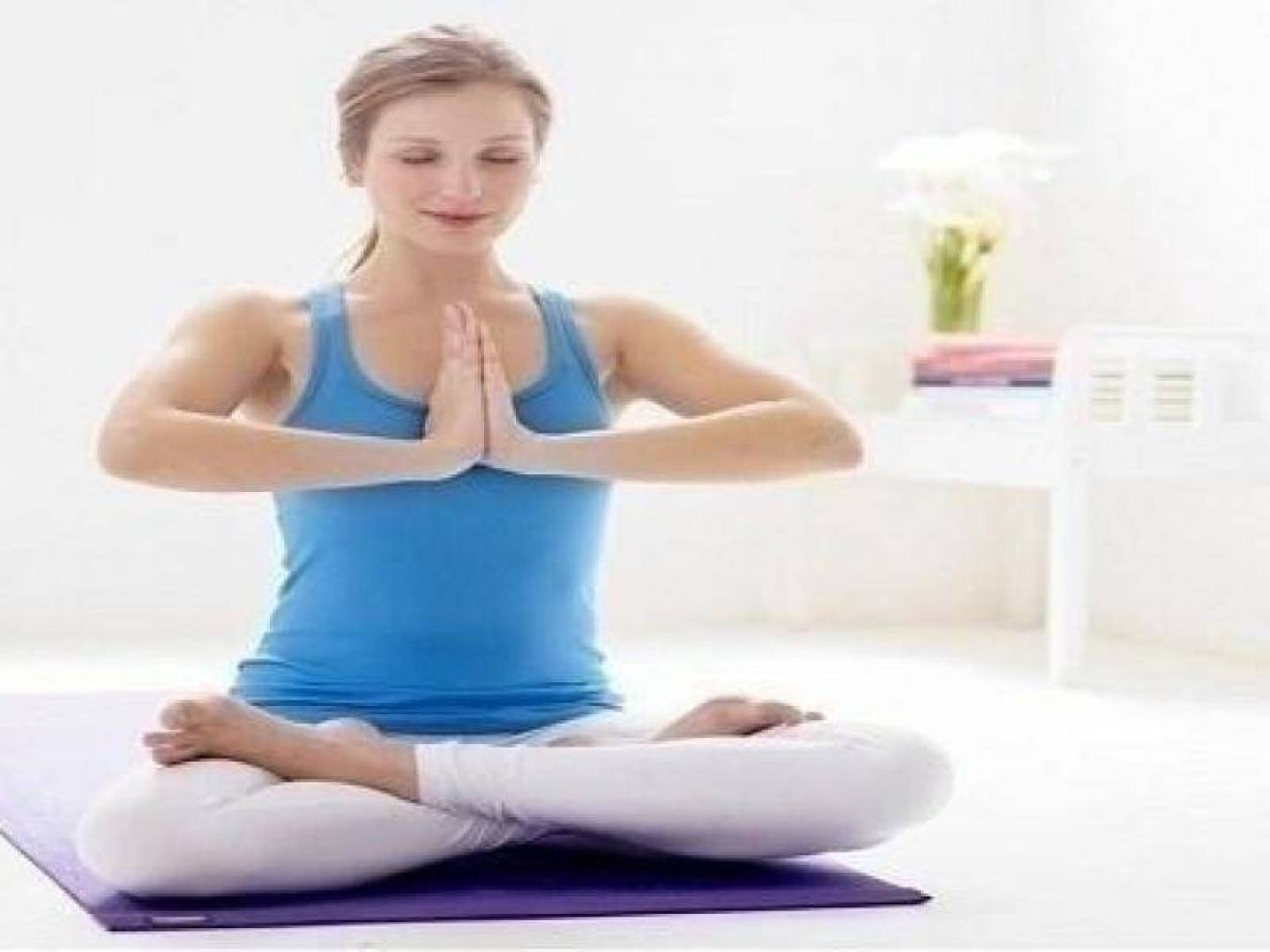 تمارين يوغا تساعد في علاج الاكتئاب .. فيديو 
