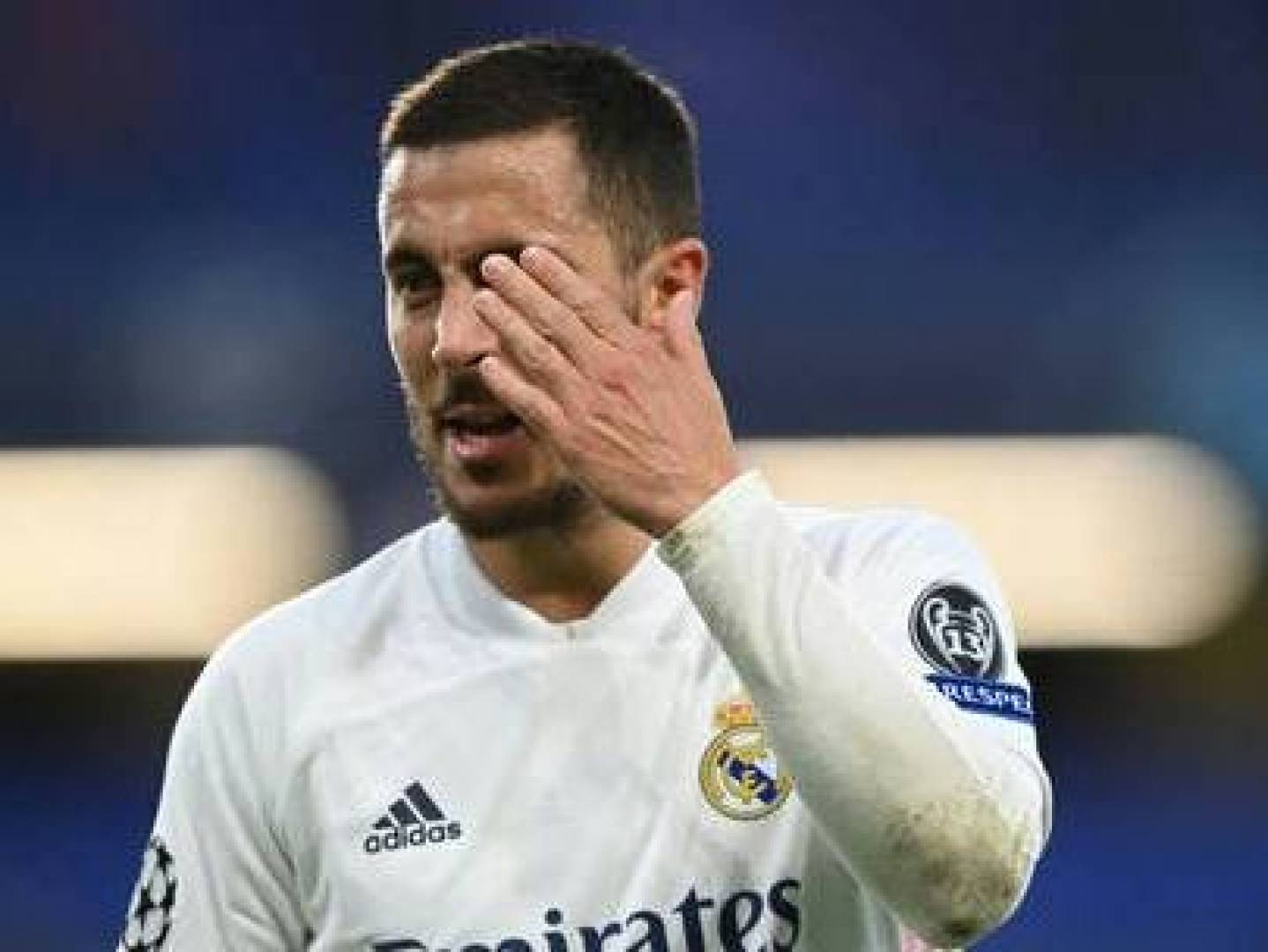 النجم البلجيكي إيدين هازارد يعتذر من جمهور الملكي المدريدي