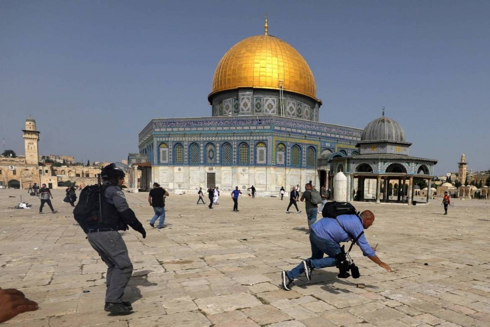الشعب الفلسطيني يواصل التصدي لاعتداءات الاحتلال الإسرائيلي على كامل مساحة فلسطين
