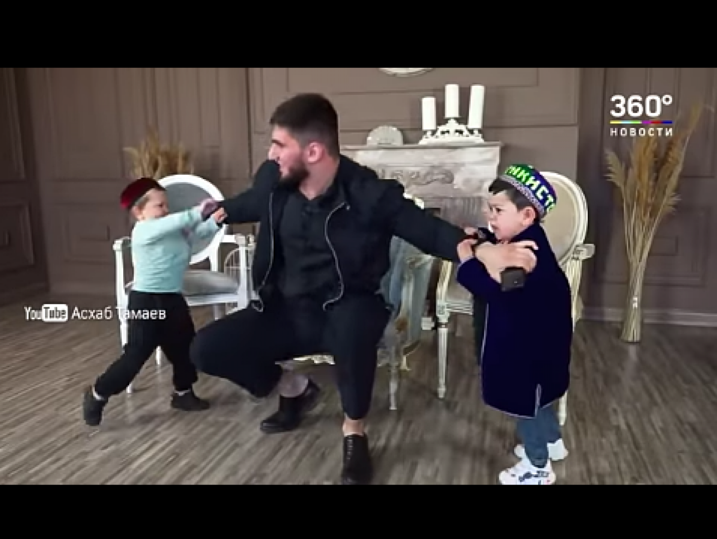 بالفيديو الإعلان عن نزال بالفنون القتالية المختلطة لقزمين