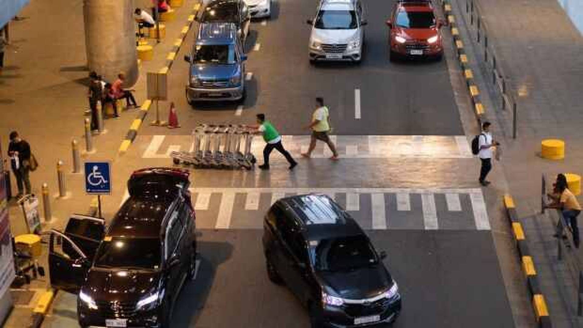 الفلبين تستأنف إرسال عمالها إلى المملكة العربية السعودية بعد يوم واحد من تعليقه