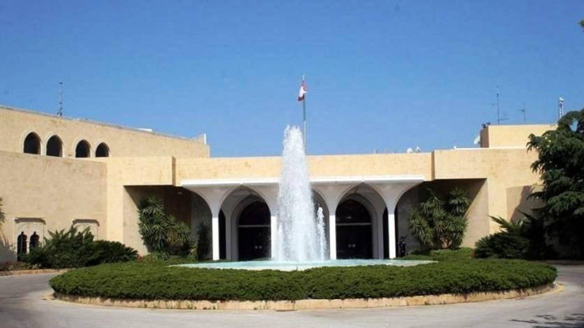 الرئيس عون استقبل وزير الخارجية والمغتربين شربل وهبه وتسلم منه كتابا بطلب اعفائه من مسؤولياته الوزارية