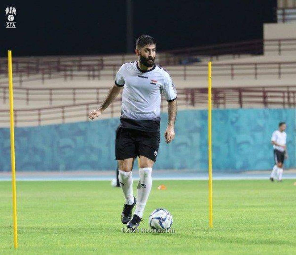 ضربة موجعة يتلقاها دفاع المنتخب السوري في مشوار التصفيات بإصابة نجمه أحمد الصالح
