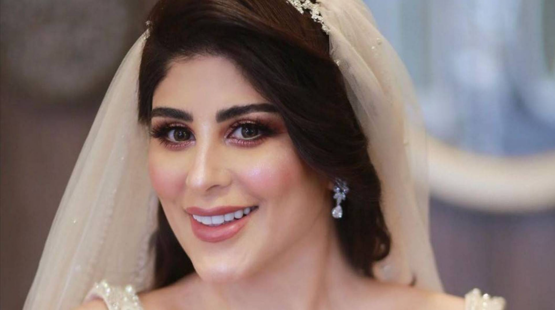 زارا البلوشي تروي تفاصيل اقتحام رجل لـ منزلها وادعائه الزواج منها
