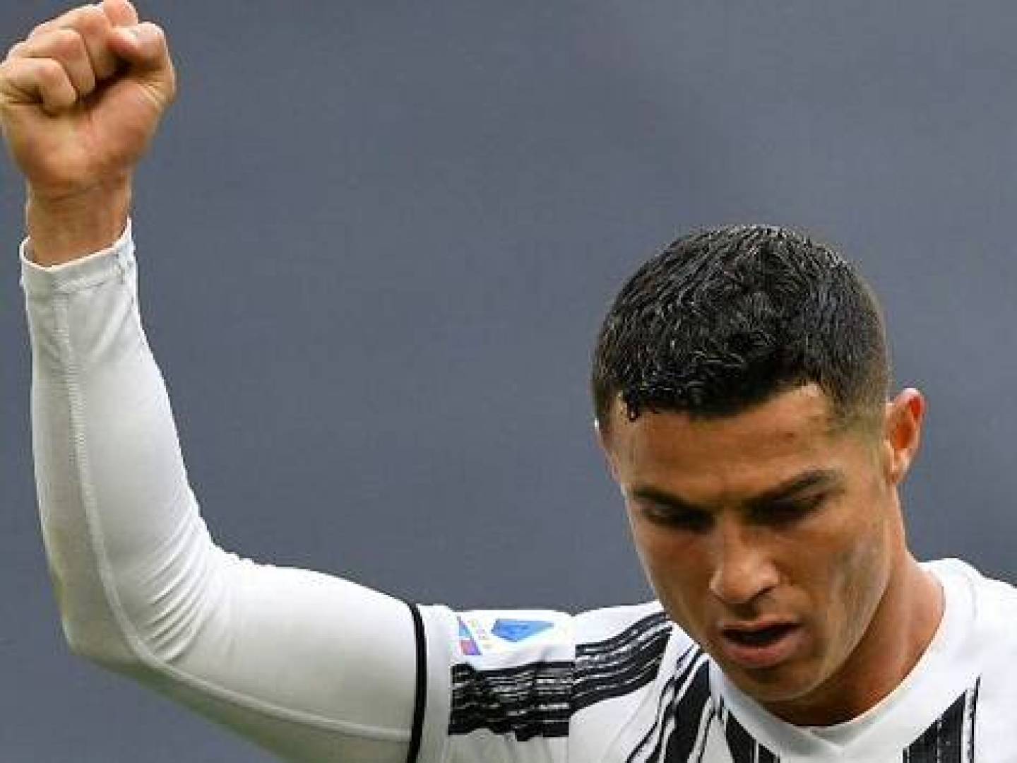 اتهام كريستيانو رونالدو وأليغري بغسيل الأموال والارتباط بالمافيا