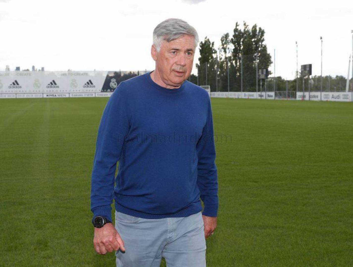 كارلو أنشيلوتي يبدأ الاستعداد لقيادة ريال مدريد في الموسم القادم 