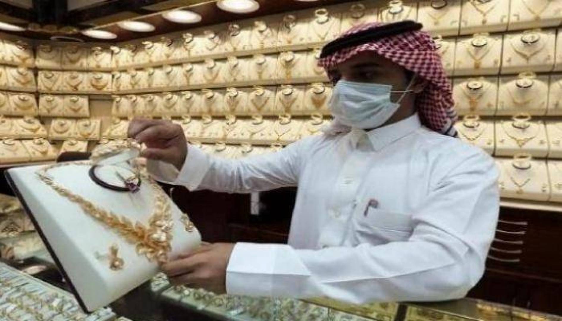 انخفاض مؤشر سعر الذهب في السعودية اليوم 12 تموز