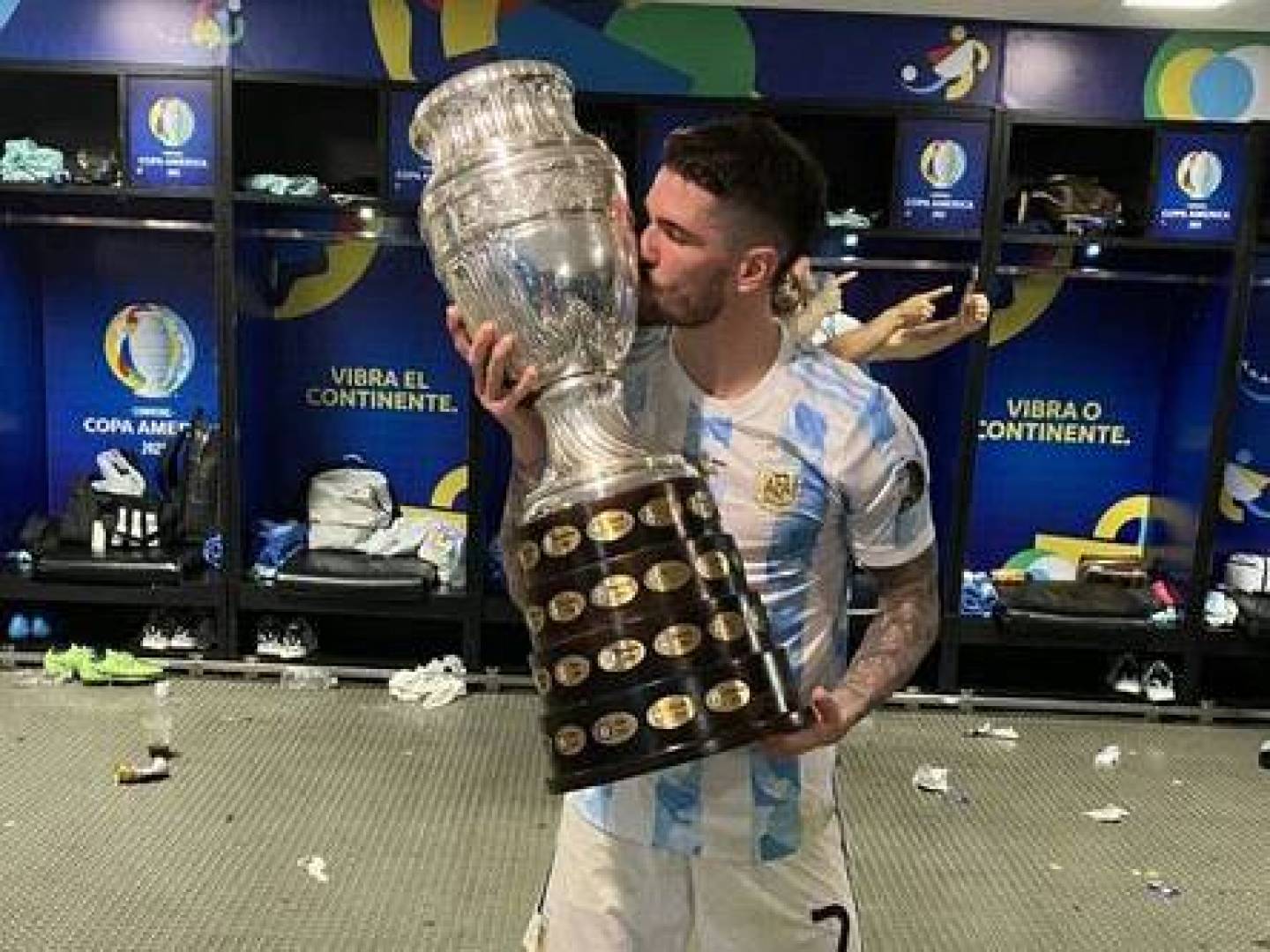 أتلتيكو مدريد الإسباني يتعاقد رسميا مع النجم الأرجنتيني دي باول قادما من أودينيزي الإيطالي 