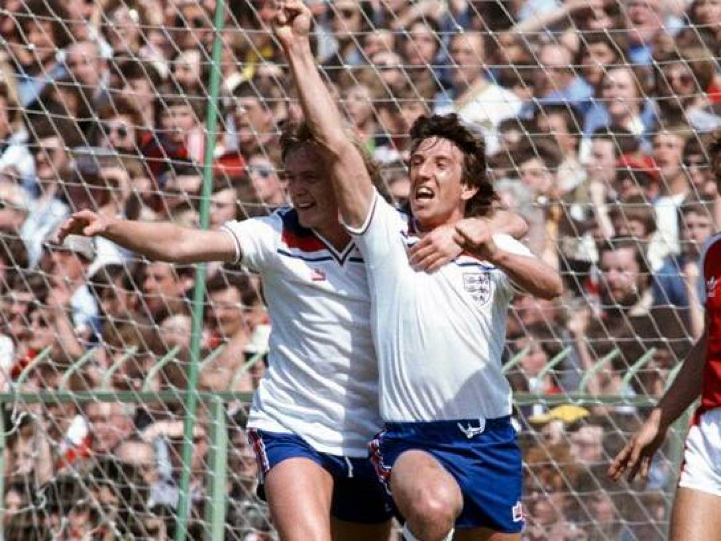 المنتخب الإنجليزي بكرة القدم ينعي مهاجمه السابق بول مارينر 