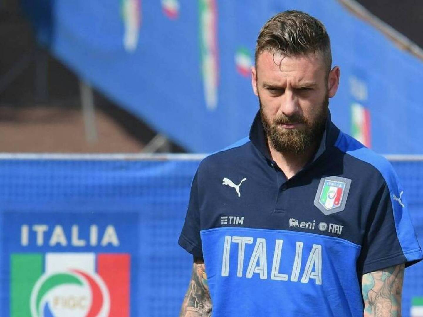 بالفيديو احتفال جنوني من دي روسي بعد تتويج إيطاليا بكأس أمم أوروبا 