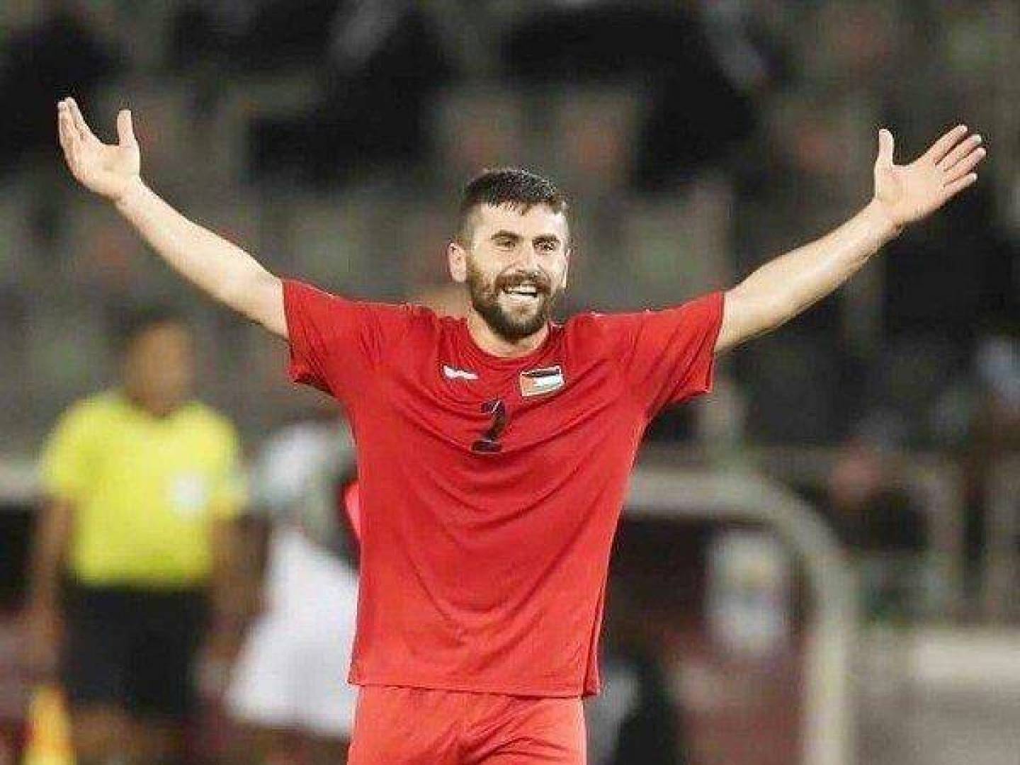 المدافع الفلسطيني محمد خليل رسميا من مؤسسة البيرة إلى نادي هلال القدس 