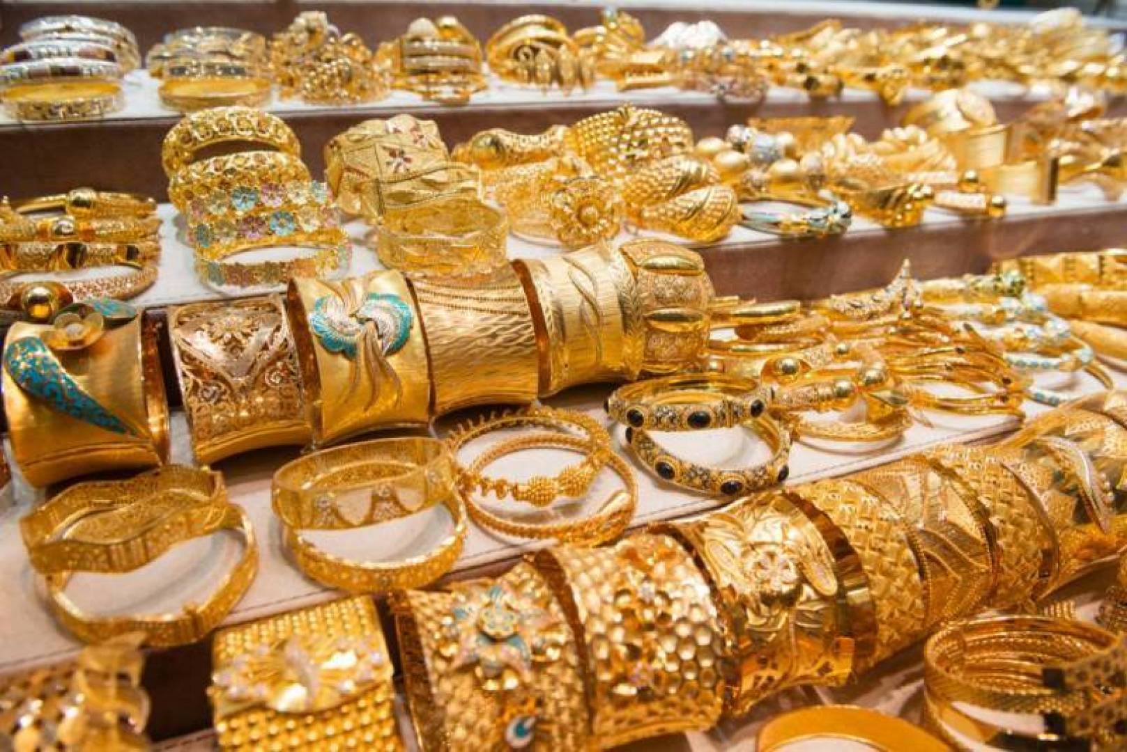 سعر الذهب في السعودية اليوم.. تراجع الذهب مع بداية التعاملات