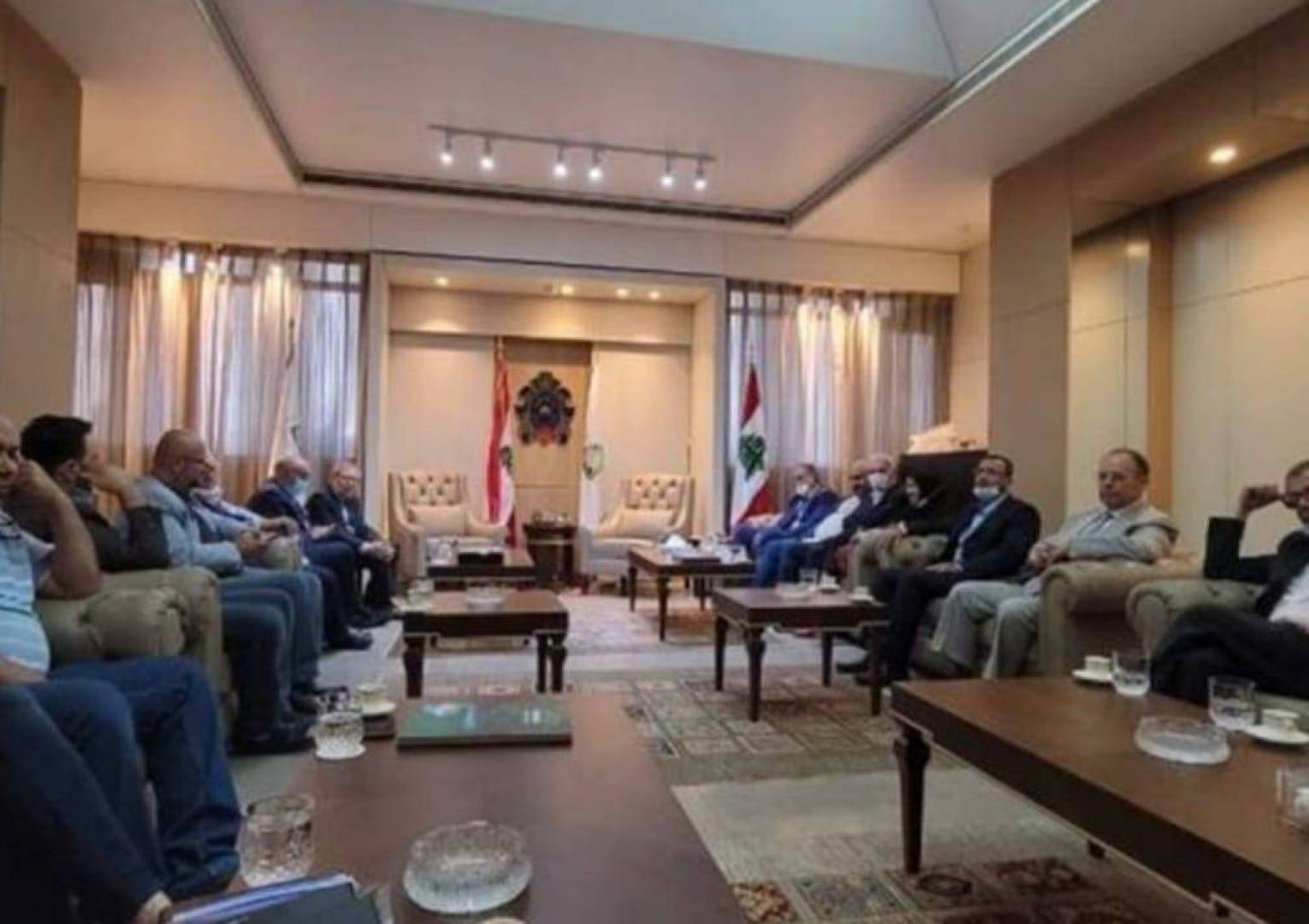 اللقاء التشاوري للنخب في المحافظات يدعو لتشكيل قوة ضغط فعلية بهدف التغيير