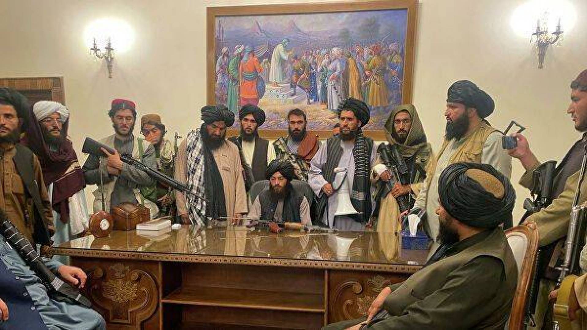 طالبان تؤكد أن العالم سيبدأ برؤية قادتها تدريجياً دون تخف أو سرية