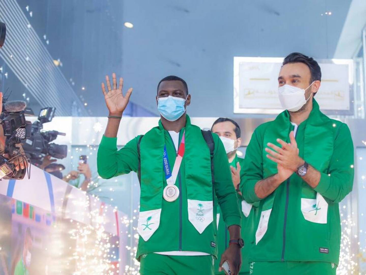 شاهد بالصور والفيديو استقبال البطل الأولمبي السعودي طارق حامدي