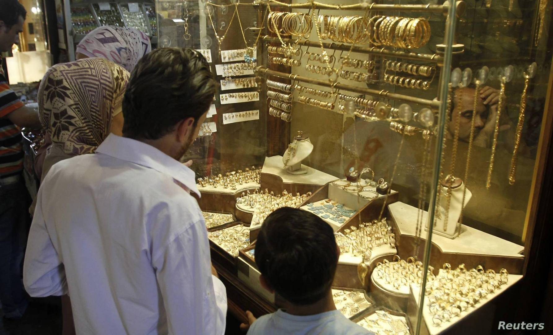 سعر الذهب في اليمن اليوم .. يستمر في الارتفاع مقابل الريال والدولار