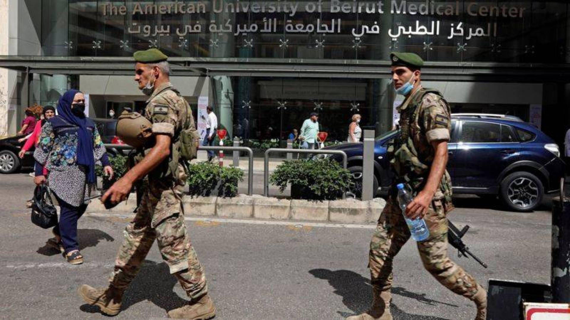 وزير المالية يوقع مشروع مرسوم يمنح العسكريين تعويض نقل شهري