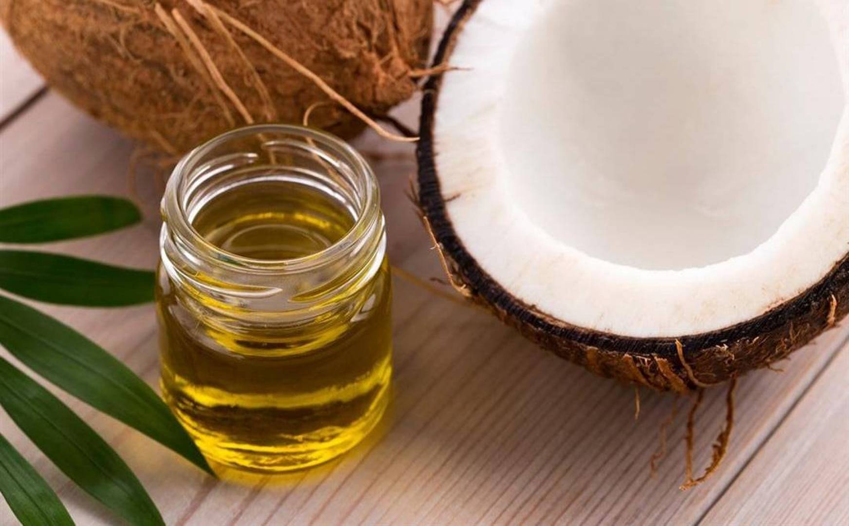 فوائد زيت جوز الهند للتخلص من علامات التمدد على البشرة
