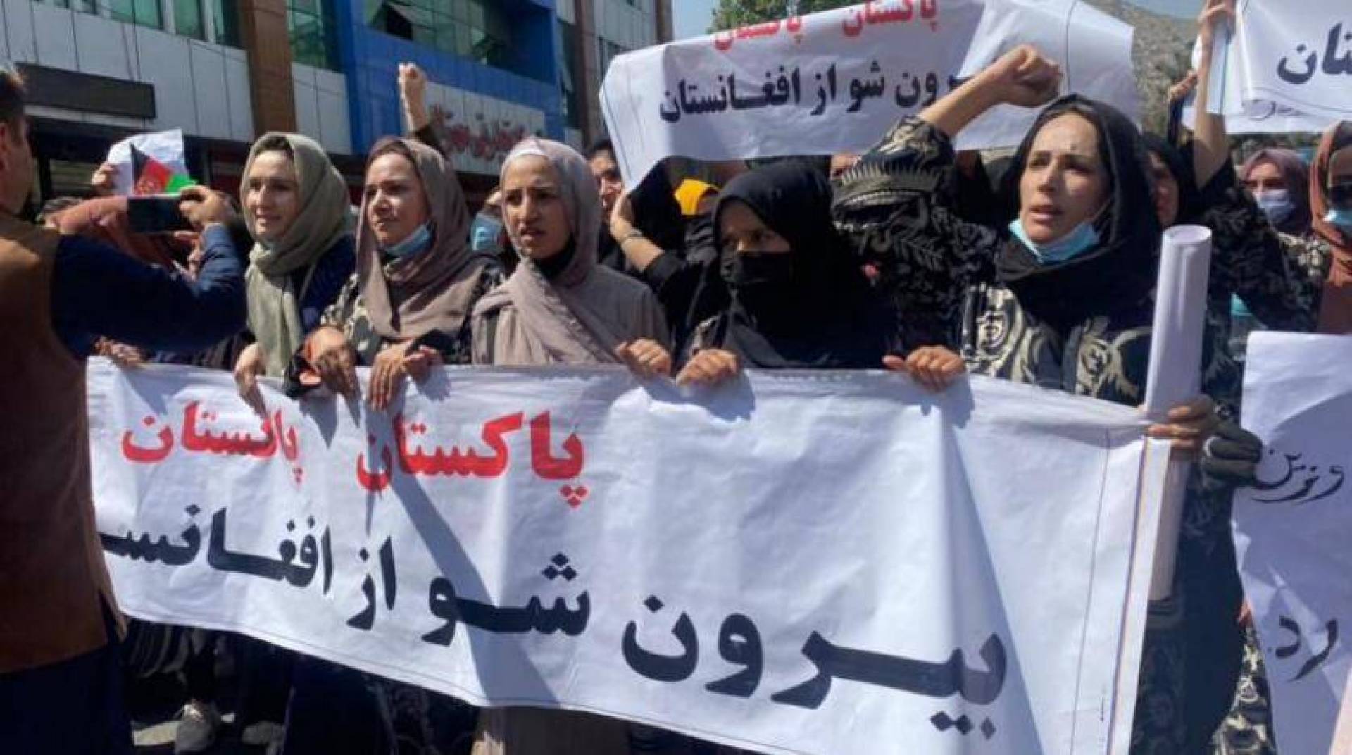 بالفيديو.. طالبان تطلق النار لتفريق مظاهرات في كابول تدعم المعارضة في بنجشير وتندد بتدخل باكستان
