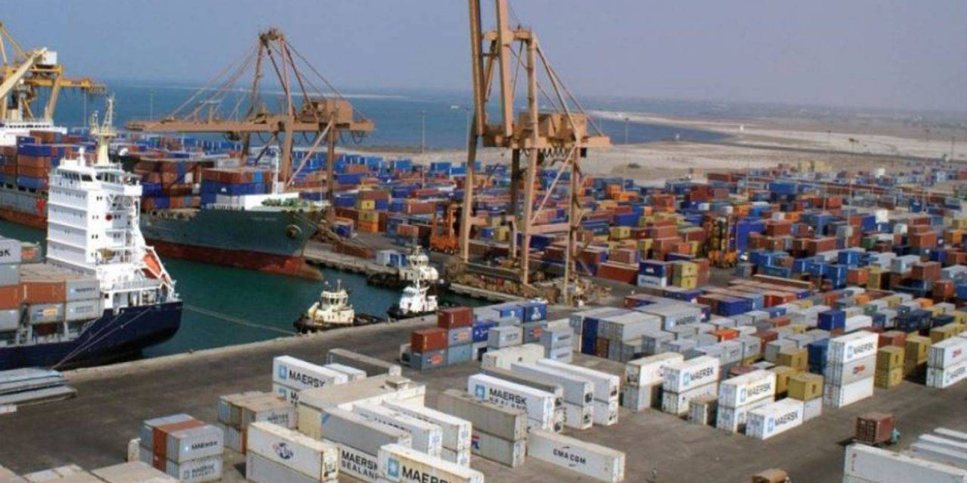 ميناء الحديدة في اليمن