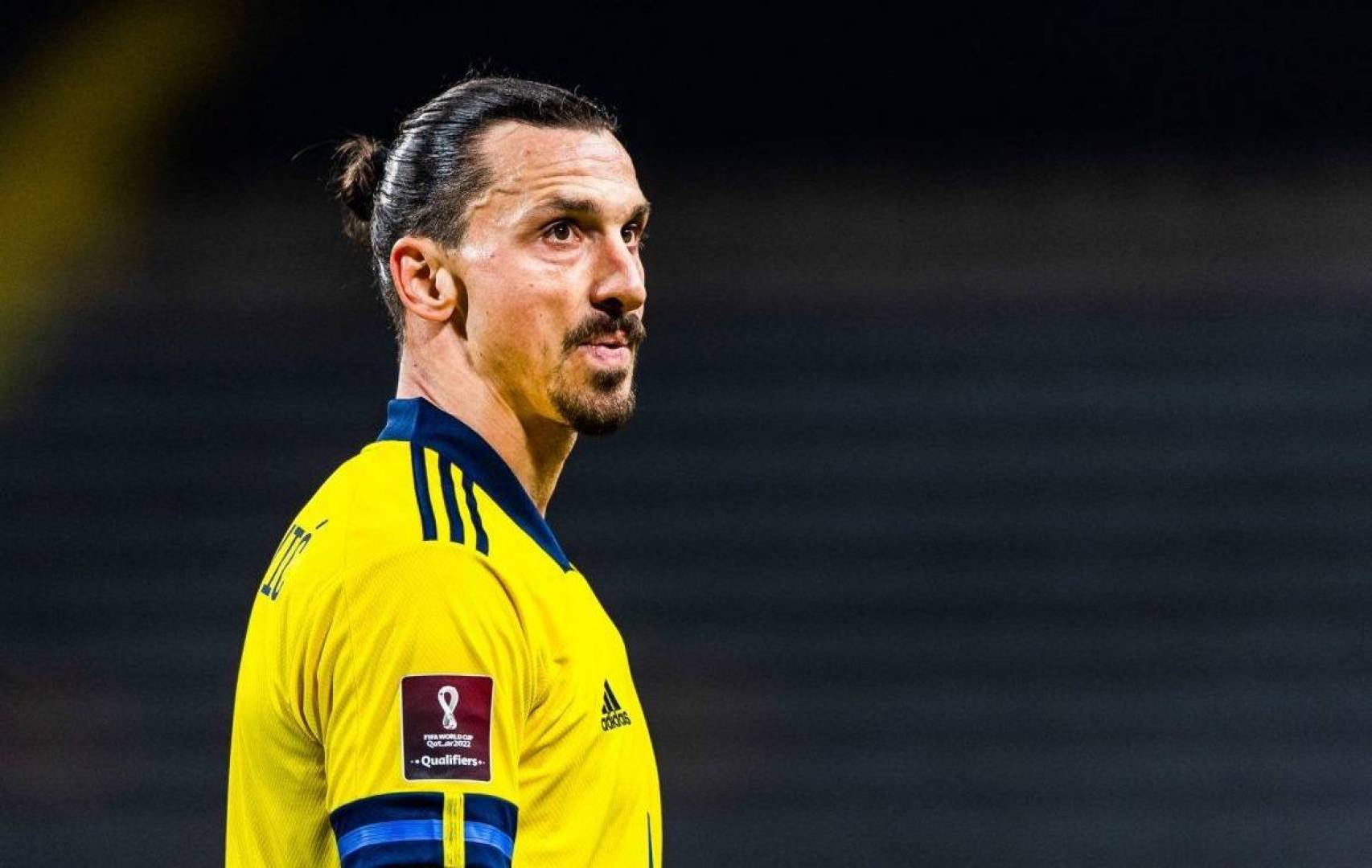 مدرب السويد يستدعي المهاجم المخضرم زلاتان إبراهيموفيتش للمشاركة في تصفيات كأس العالم 