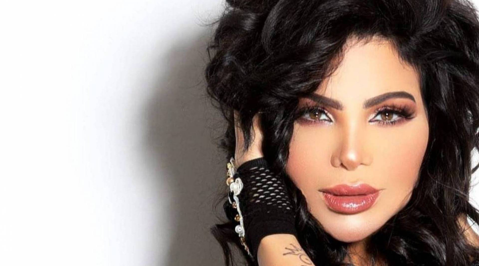 ابنة مها محمد تضعها في موقف محرج في أحد الأماكن العامة