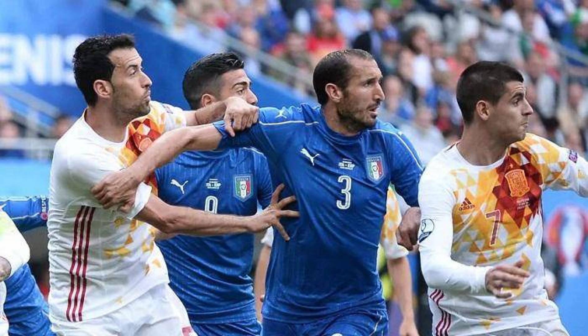 القنوات الناقلة لمباراة إيطاليا وإسبانيا في نصف نهائي دوري الأمم الأوروبية 