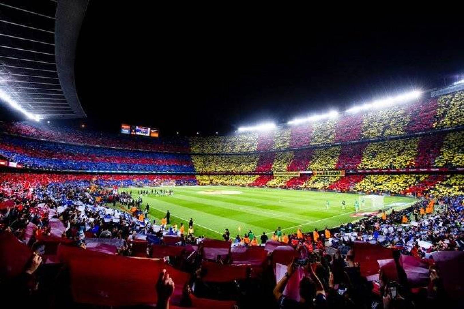 Какой камп. Стадион Камп ноу в Барселоне. Барселона футбольный стадион Камп ноу. Стадион Camp nou. Барселона ноукамб стадион.